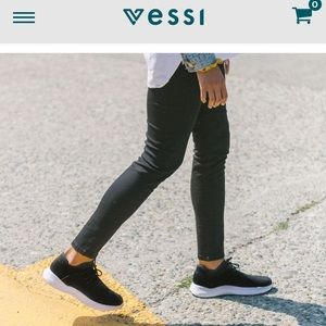 Vessi Everyday sneaker size 6 black